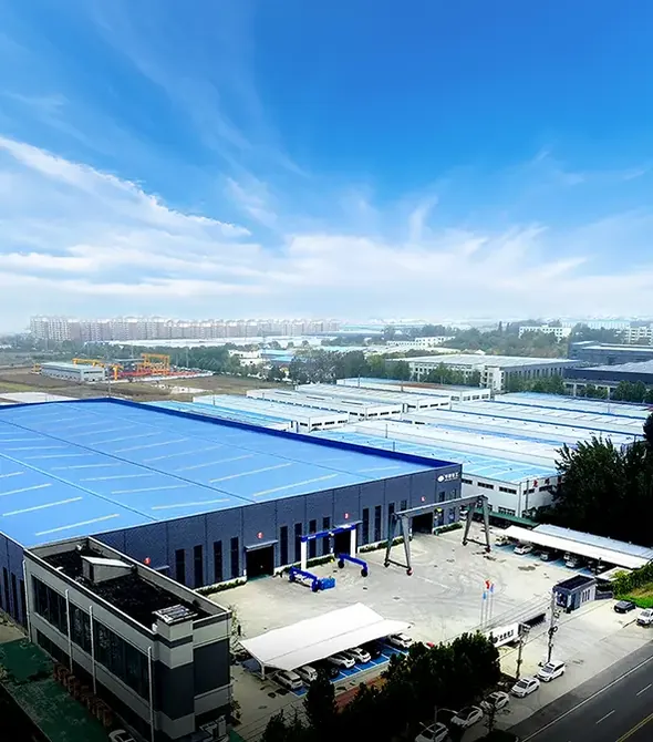 HSCRANE factory halls and production yard in Changyuan, Henan
