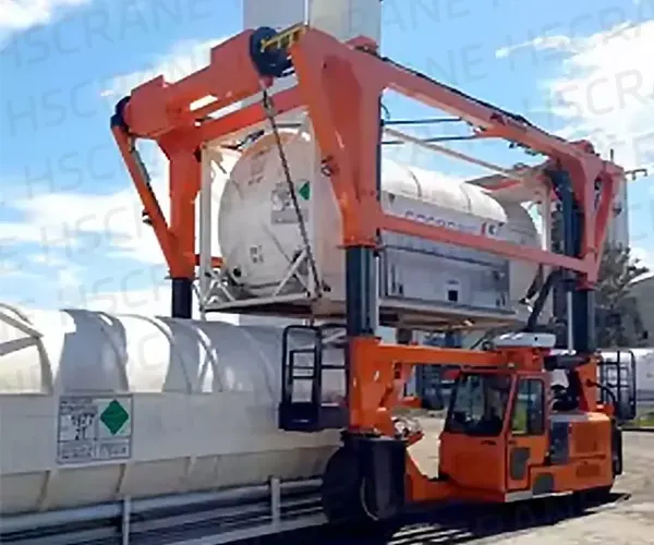 Pressure tank straddle carrier