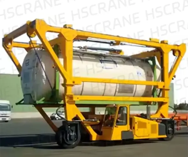 Standard straddle carrier