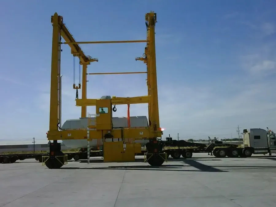 Wind turbine component handling
