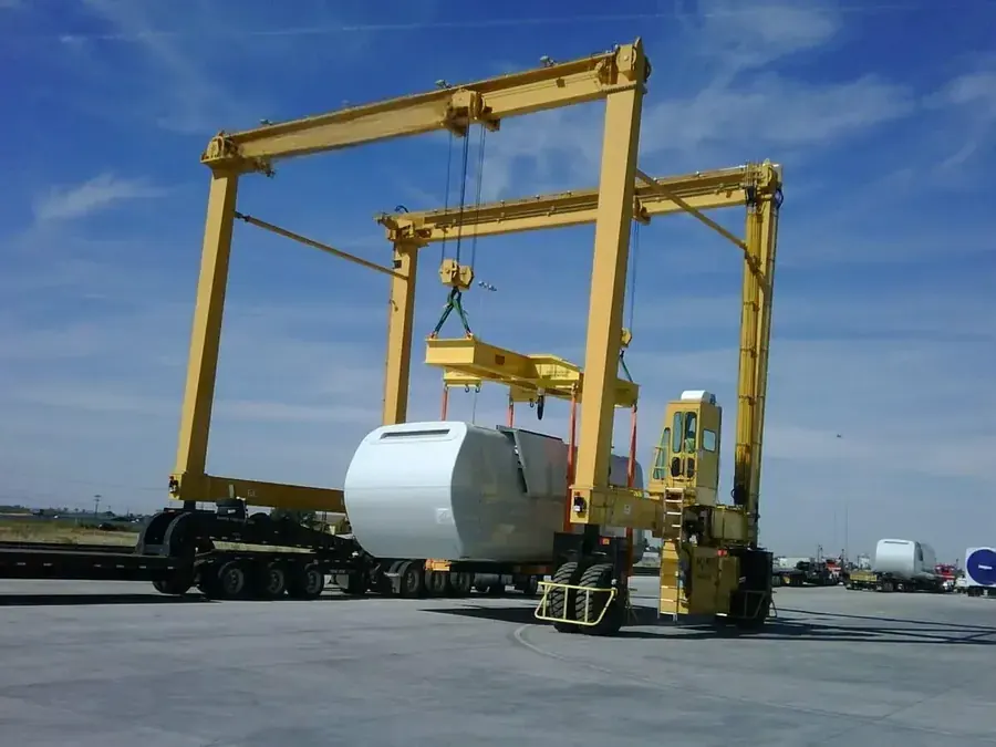Wind turbine component handling